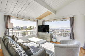 3 Mi to Balboa Park Water-View Condo with Balcony